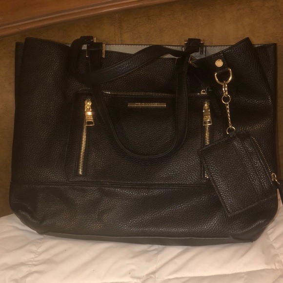 Steve Madden Handbags - NWOT Steve Madden handbag